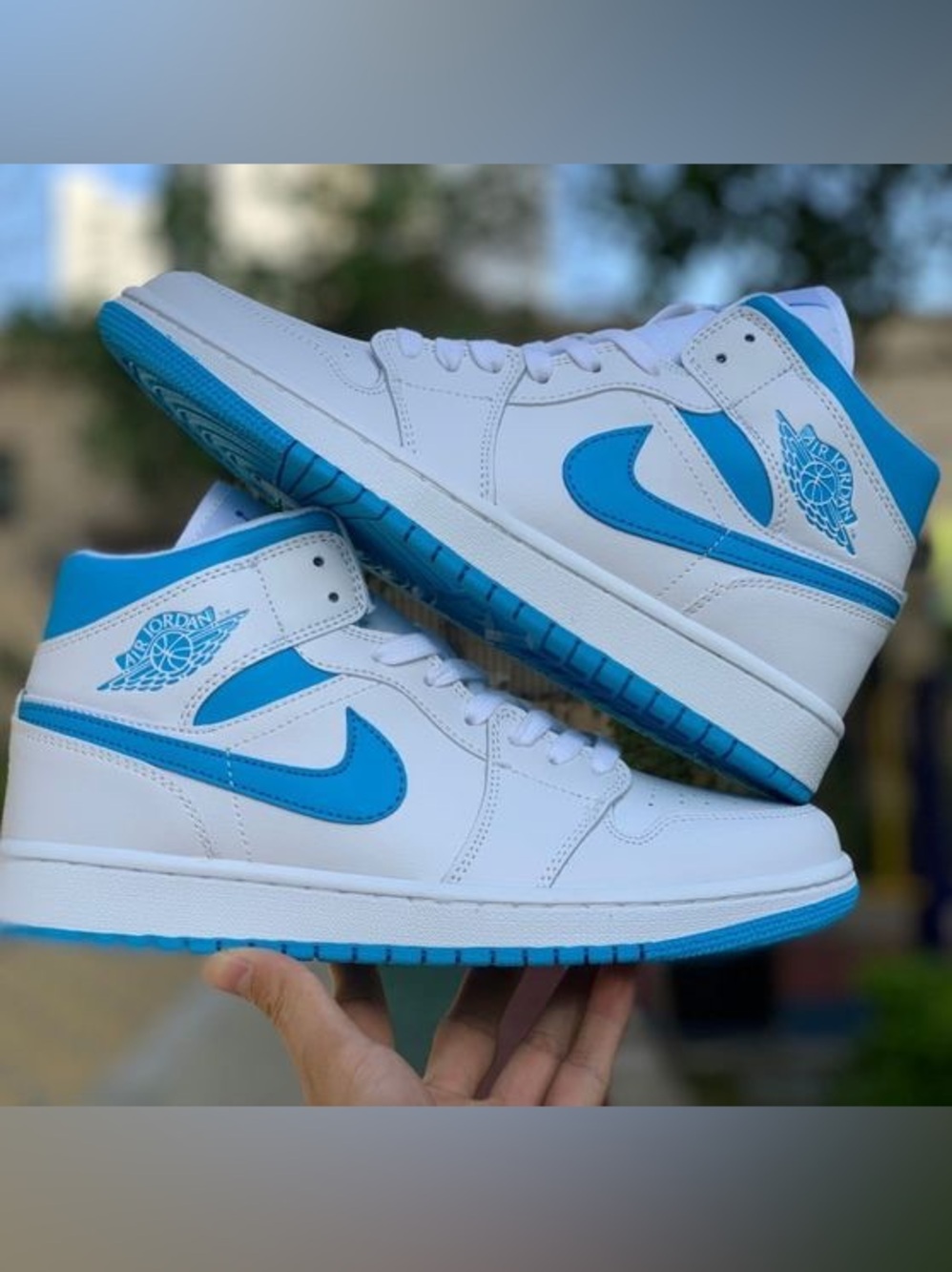 Womens WMNS Air Jordan 1 Mid UNC BQ6472-114